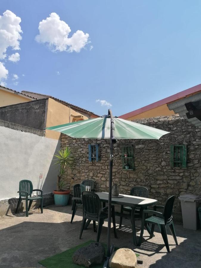 Domus De Jara - Casa Montis Apartment Baradili ภายนอก รูปภาพ