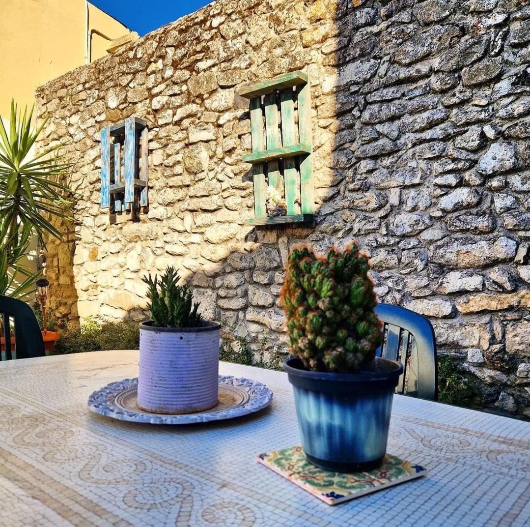 Domus De Jara - Casa Montis Apartment Baradili ภายนอก รูปภาพ